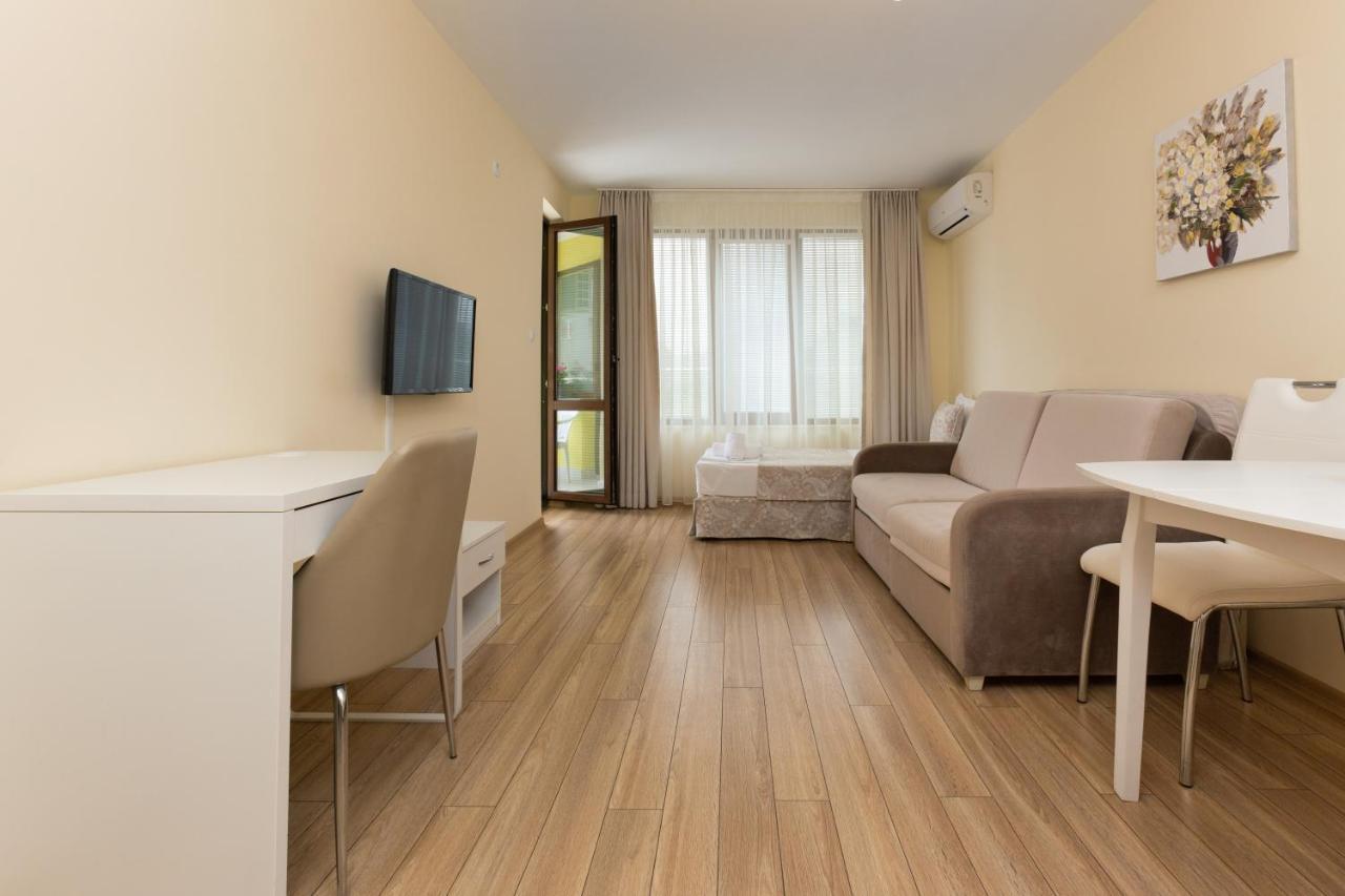 Helios Luxury Aparthotel 2*