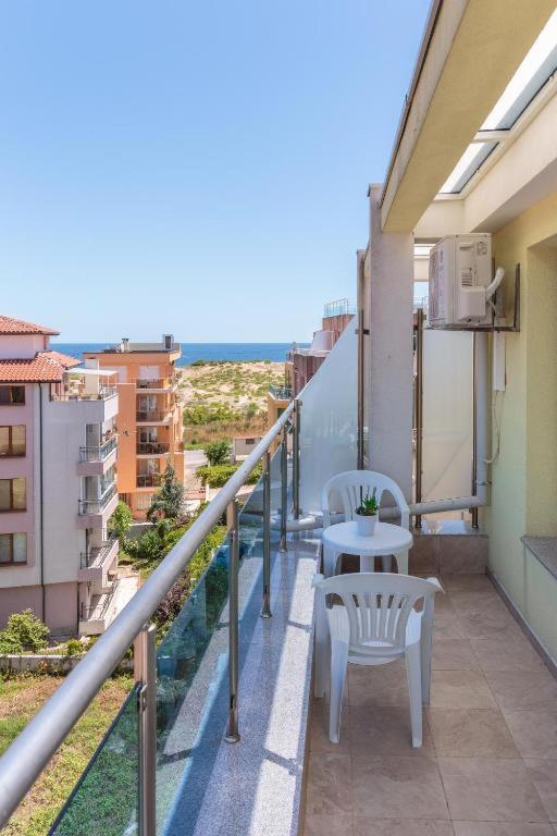 Helios Luxury Aparthotel 2*