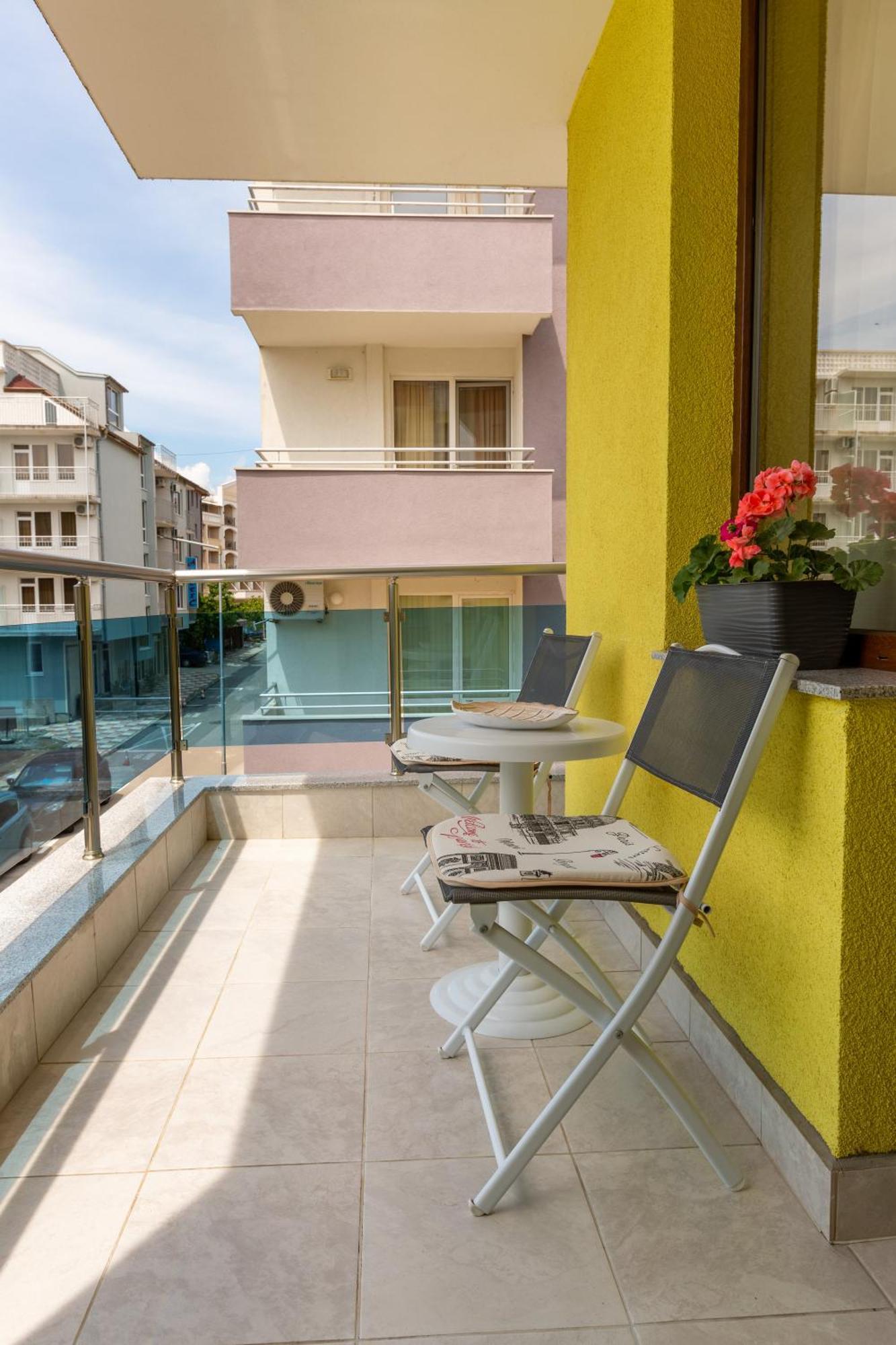 Helios Luxury Aparthotel